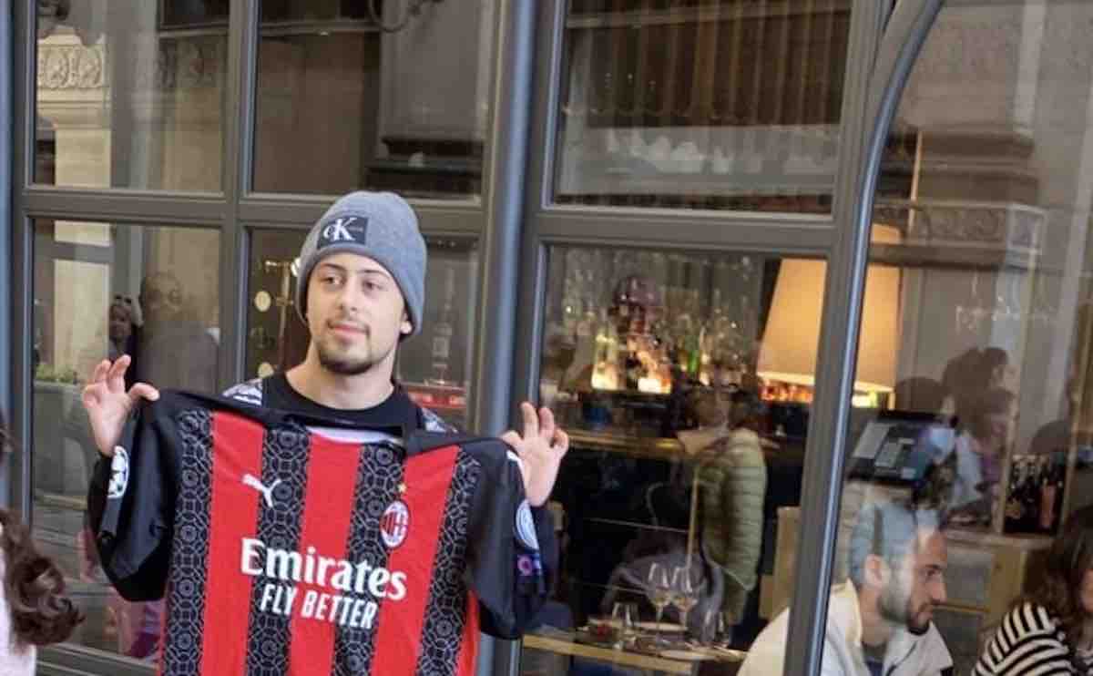 Calhanoglu maglia Milan