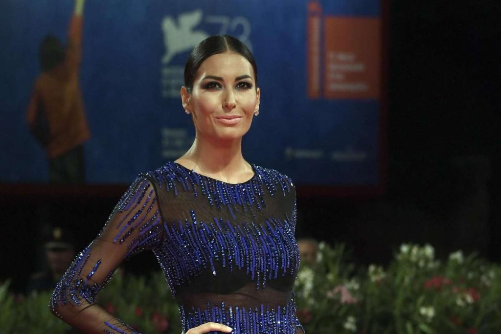 Elisabetta Gregoraci, Una Dea In Mezzo Al Mare: Bikini A Prova Di Zoom ...