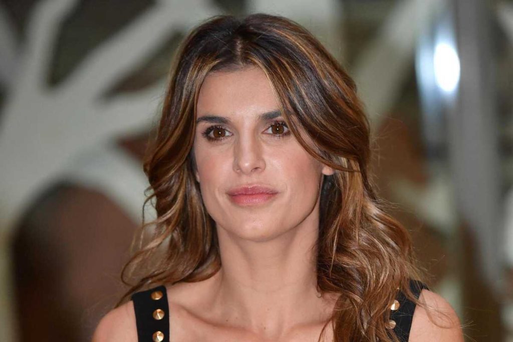 Elisabetta Canalis Senza Freni: La Scollatura è Da Togliere Il Fiato ...